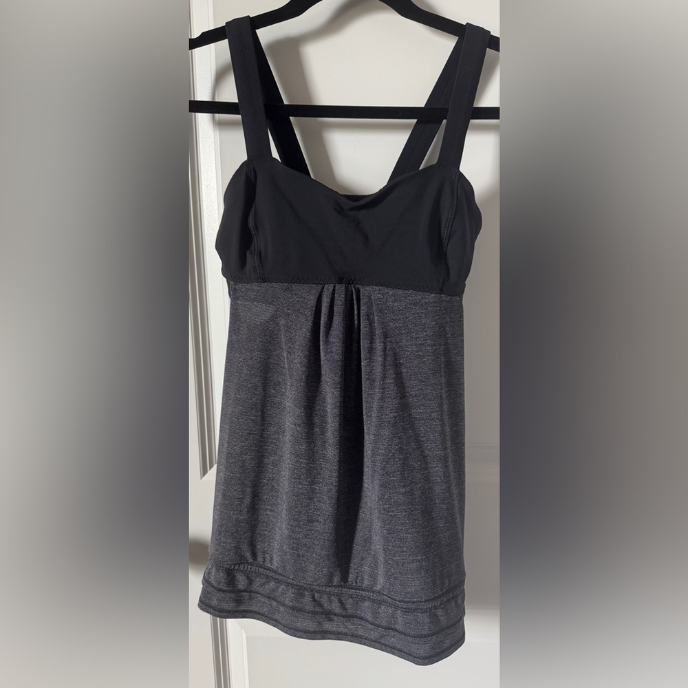 Lululemon Athletic Black and Gray Sleeveless Top Size 6